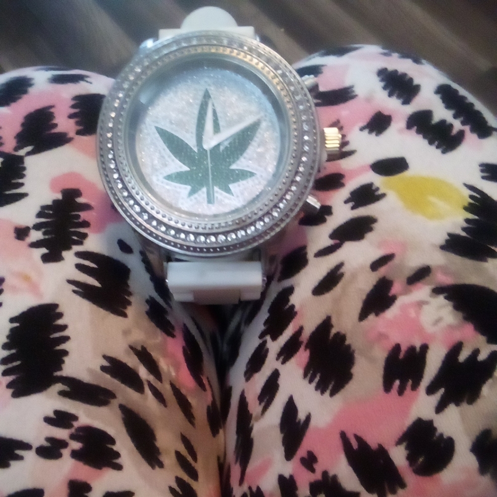 Watches For Sale (please specify which one) - Picture 2 of 10